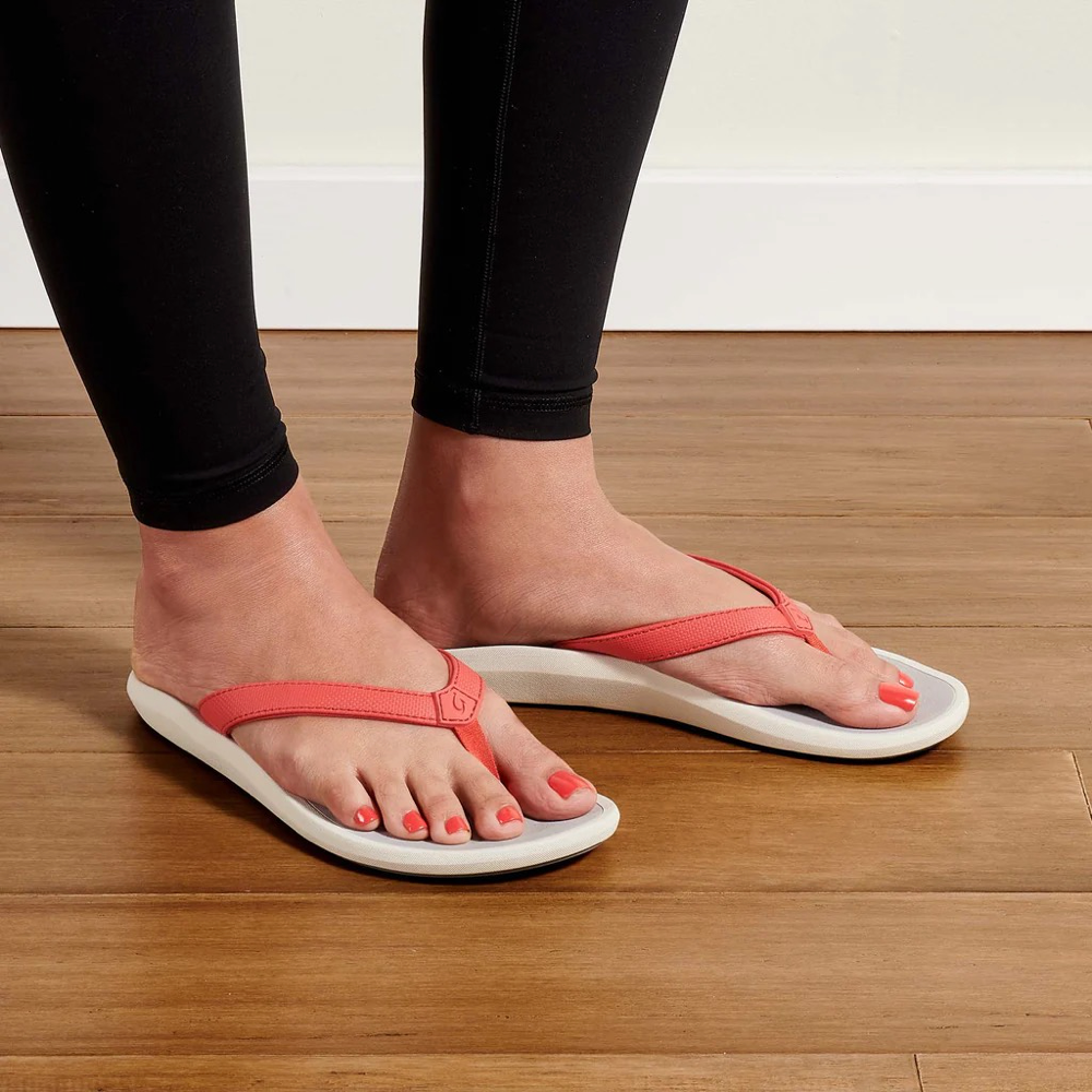 OluKai Women's Pī‘oe Flip Sandal (Hot Coral)