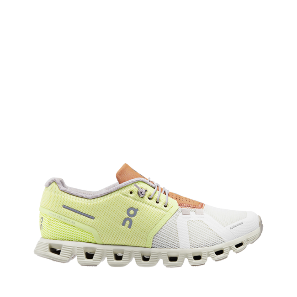 On Women's Cloud 5 Sneaker in Hay/Ice