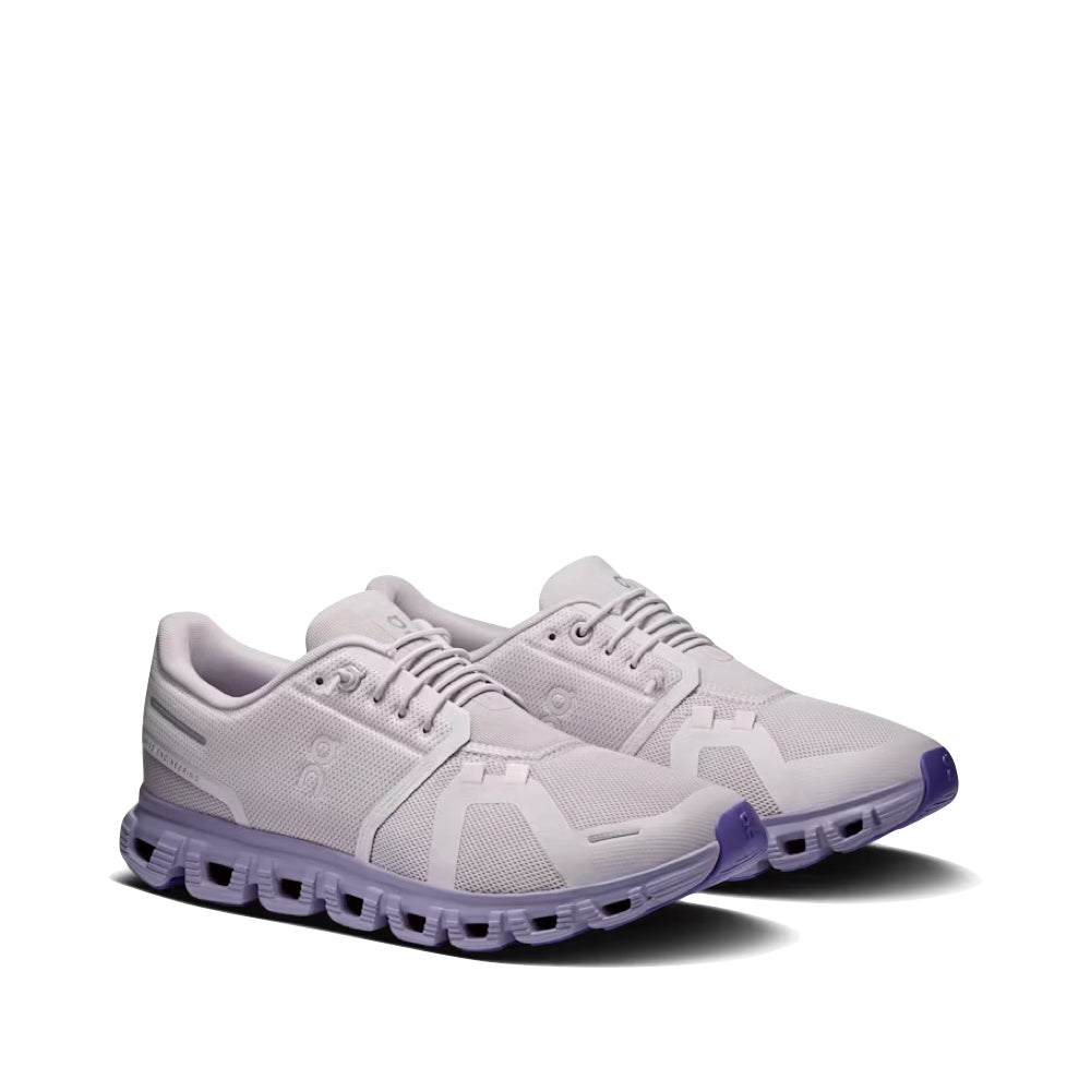 Mudguard and Toe view of On Cloud 6 Sneaker for women.