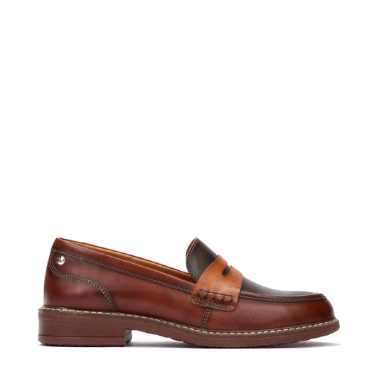 Side (right) view of Pikolinos Aldaya Loafer for women.