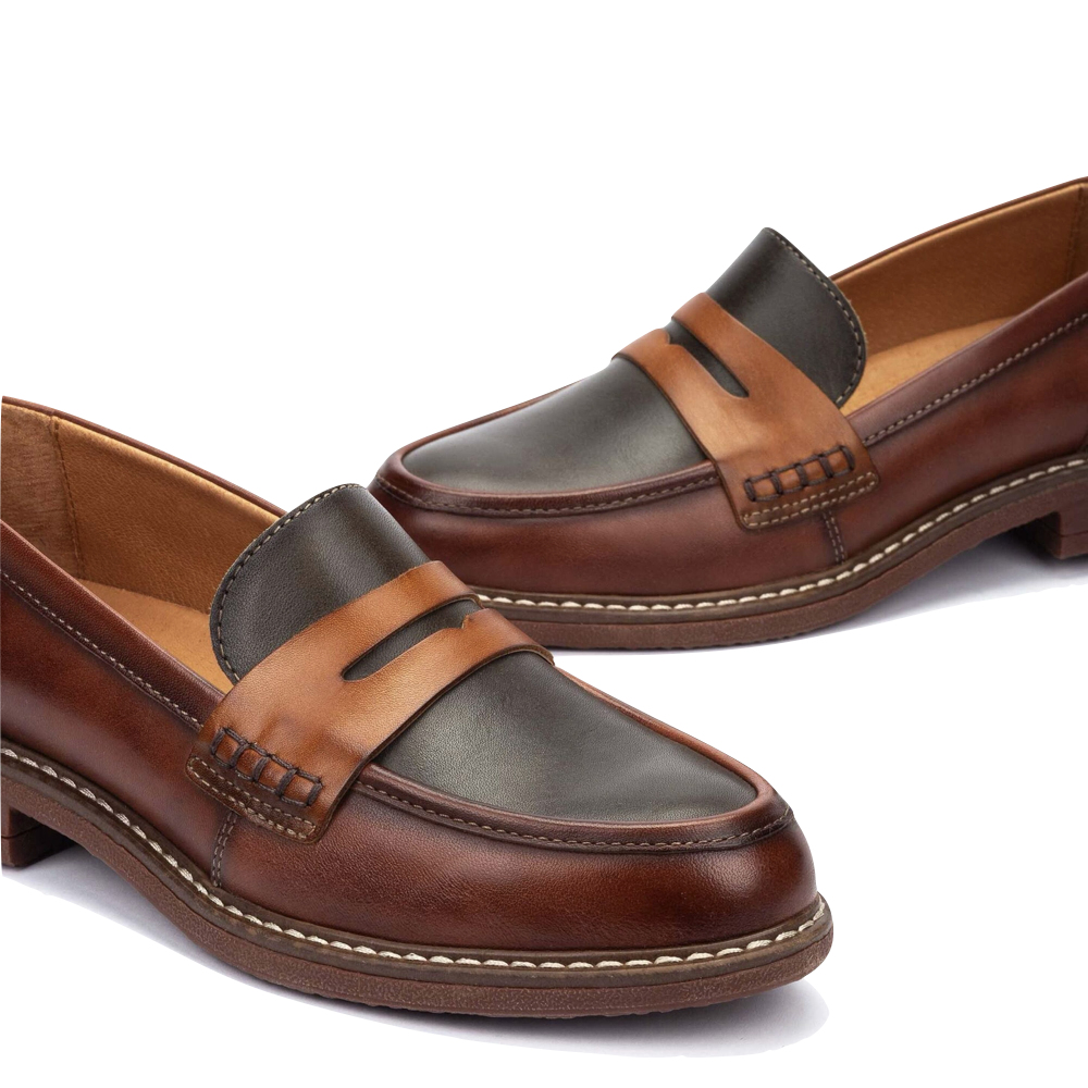 Detail view of Pikolinos Aldaya Loafer for women.