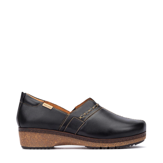 Side (right) view of Pikolinos Granada Clog for women.