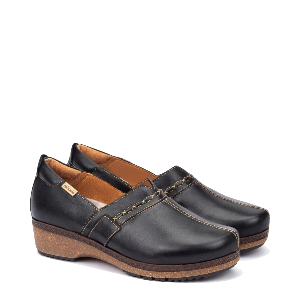Toe view of Pikolinos Granada Clog for women.