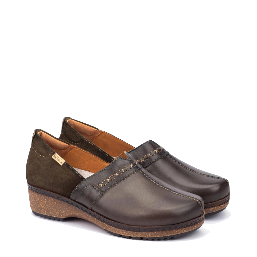 Mudguard and Toe view of Pikolinos Granada Clog for women.