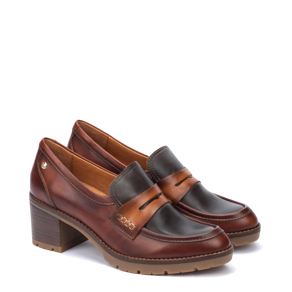 Mudguard and Toe view of Pikolinos Llanes Heeled Leather Loafer for women.