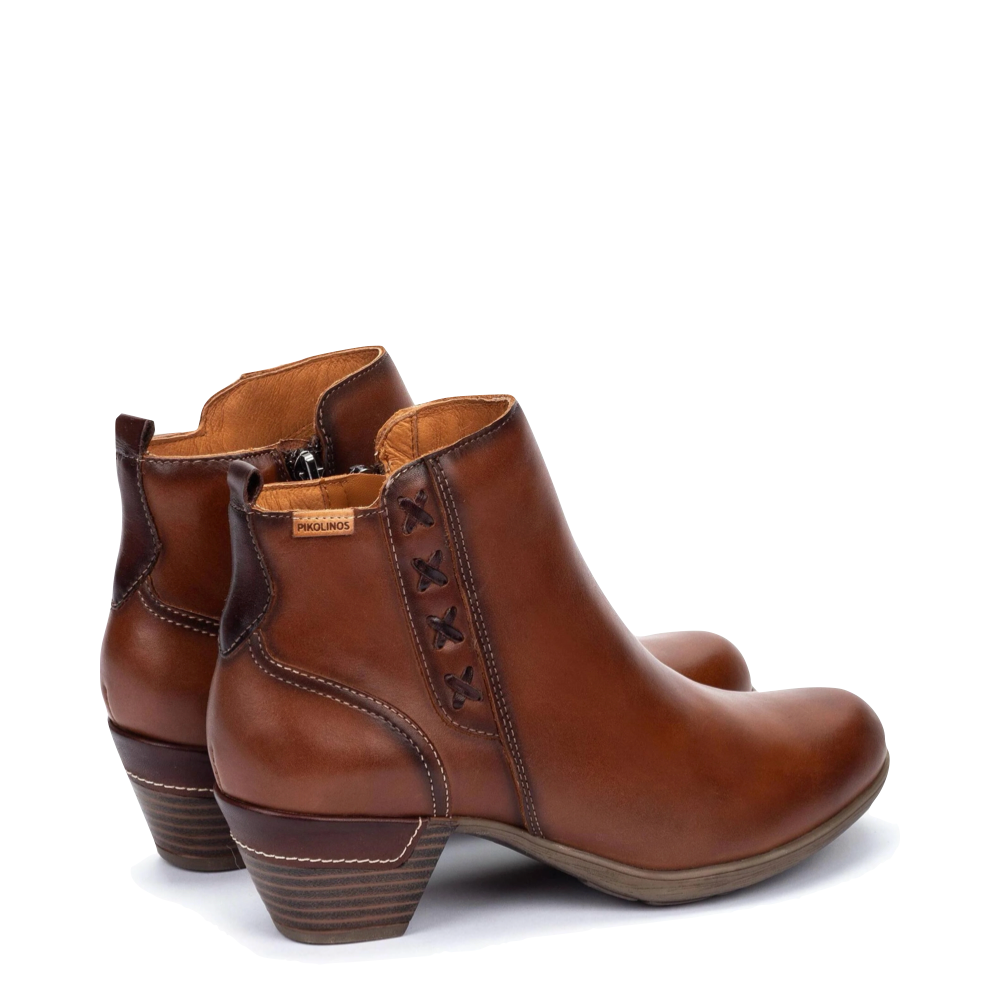 Heel view of Pikolinos Rotterdam 25 Leather Side Zip Ankle Boot for women.