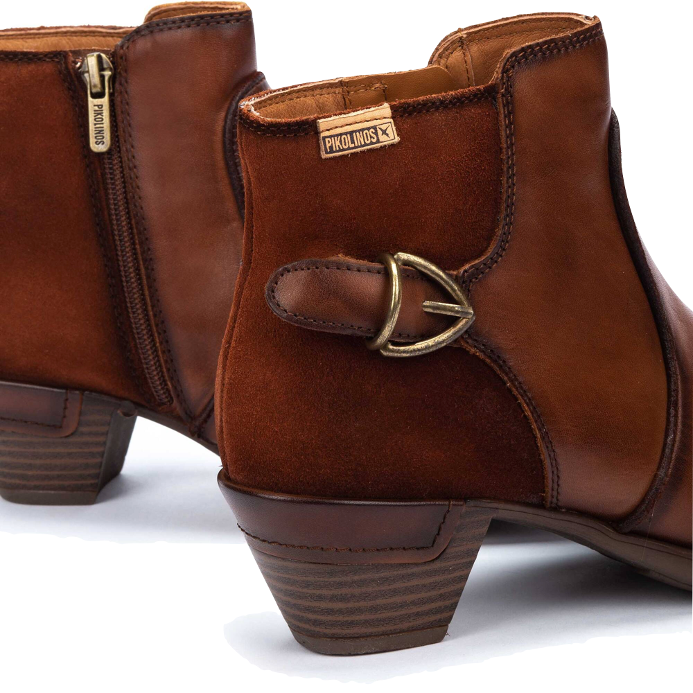 Close-up view of Pikolinos Rotterdam Leather Side Zip Ankle Boot for women.