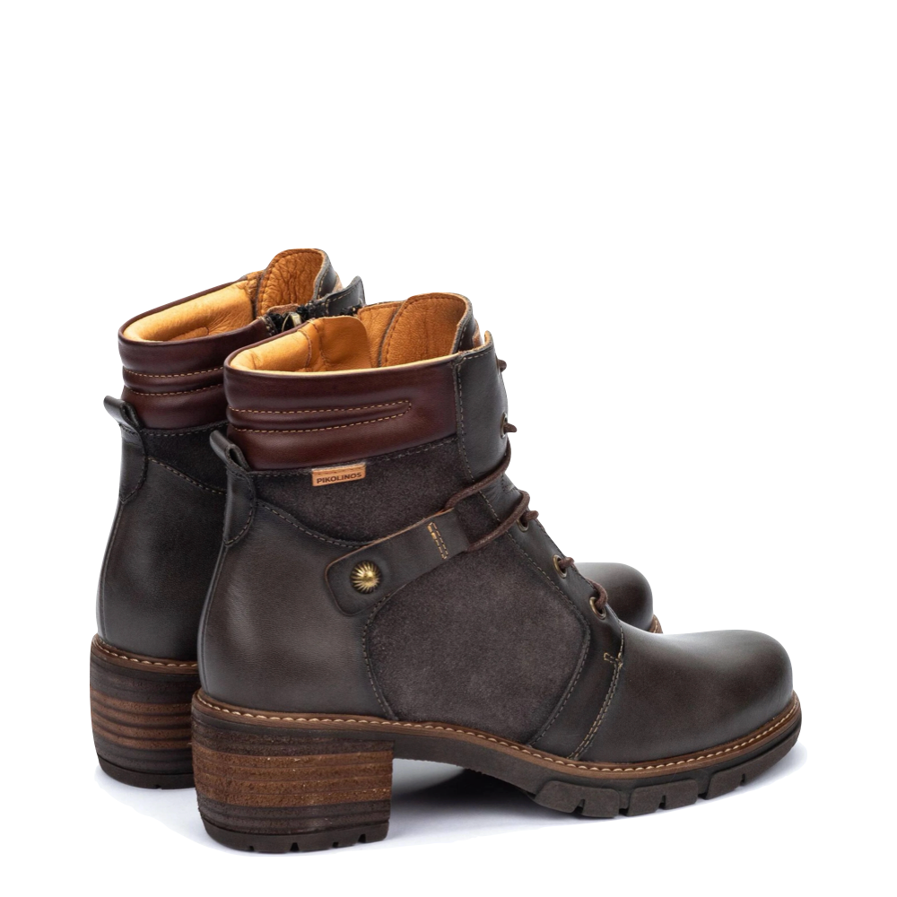 Heel view of Pikolinos San Sebastián Lace Boot for women.