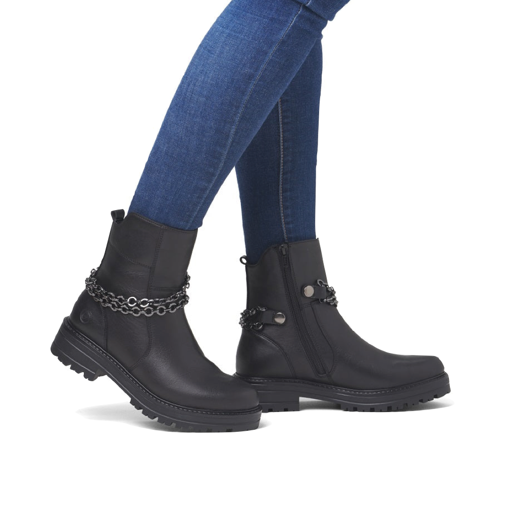 Model view of Remonte 85 Chain Boot for women.