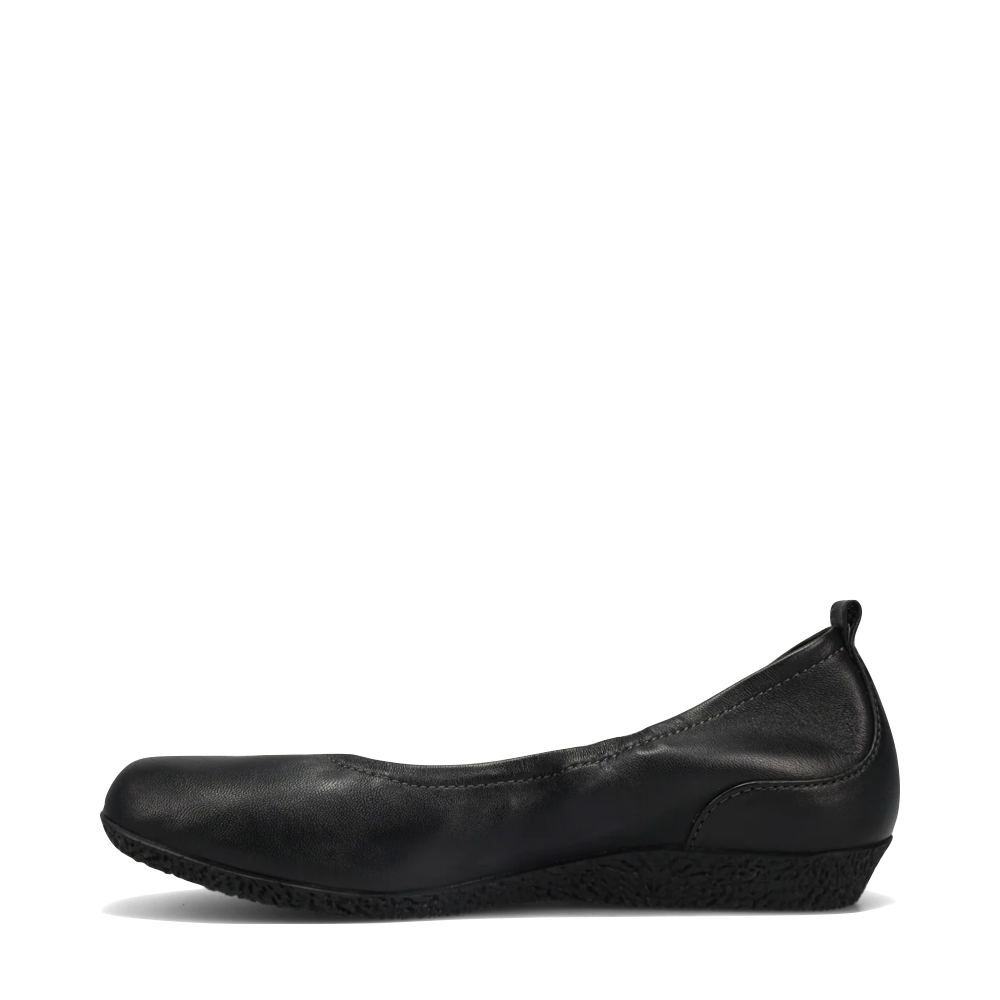 Side (left) view of Taos Chit Chat Leather Flat for women.