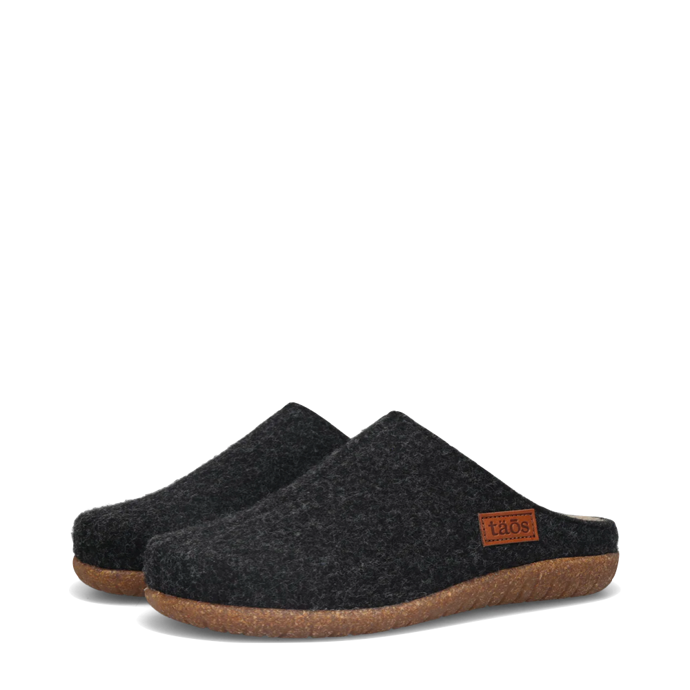 Toe view of Taos Woolness Clog for women.