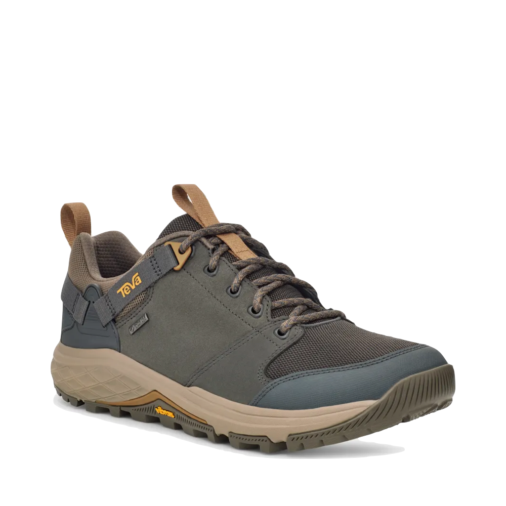 Mudguard and Toe view of Teva Grandview Low GTX Hiking Shoe for men.