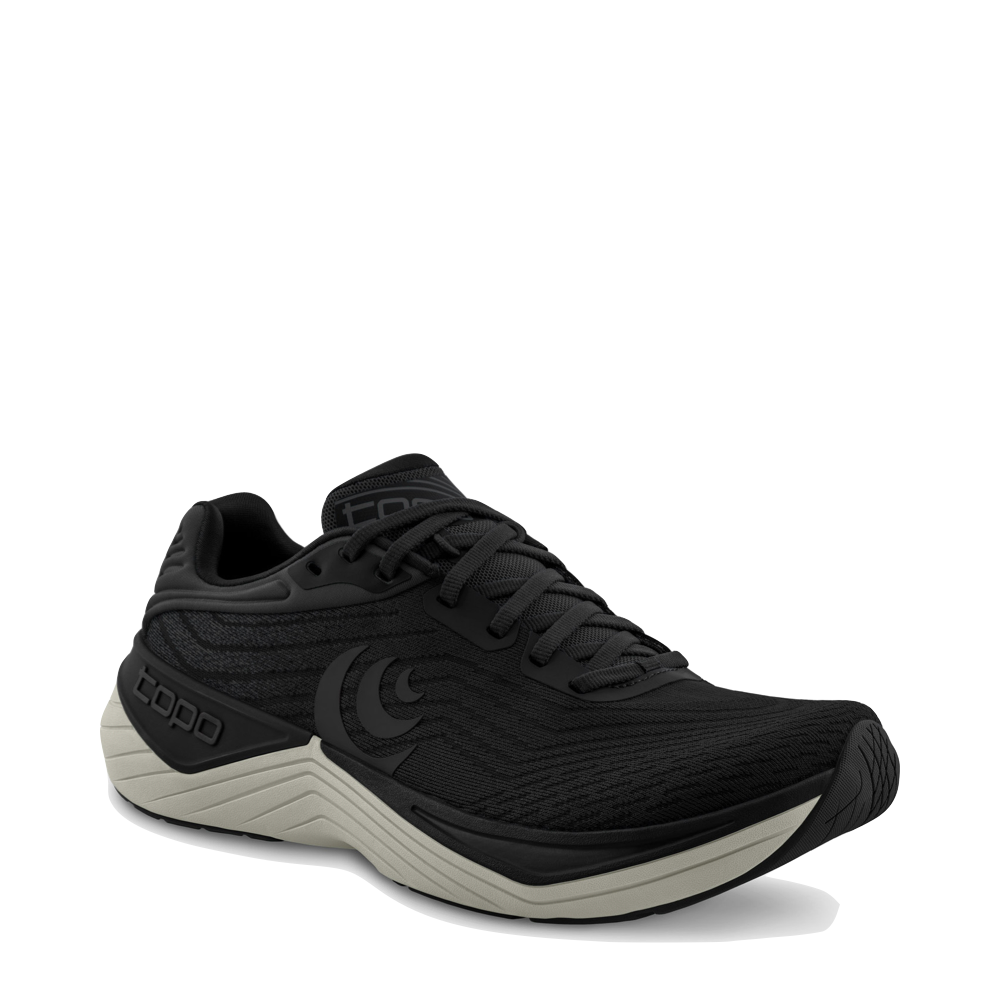 Mudguard and Toe view of Topo Ultrafly 5 Sneaker for men.