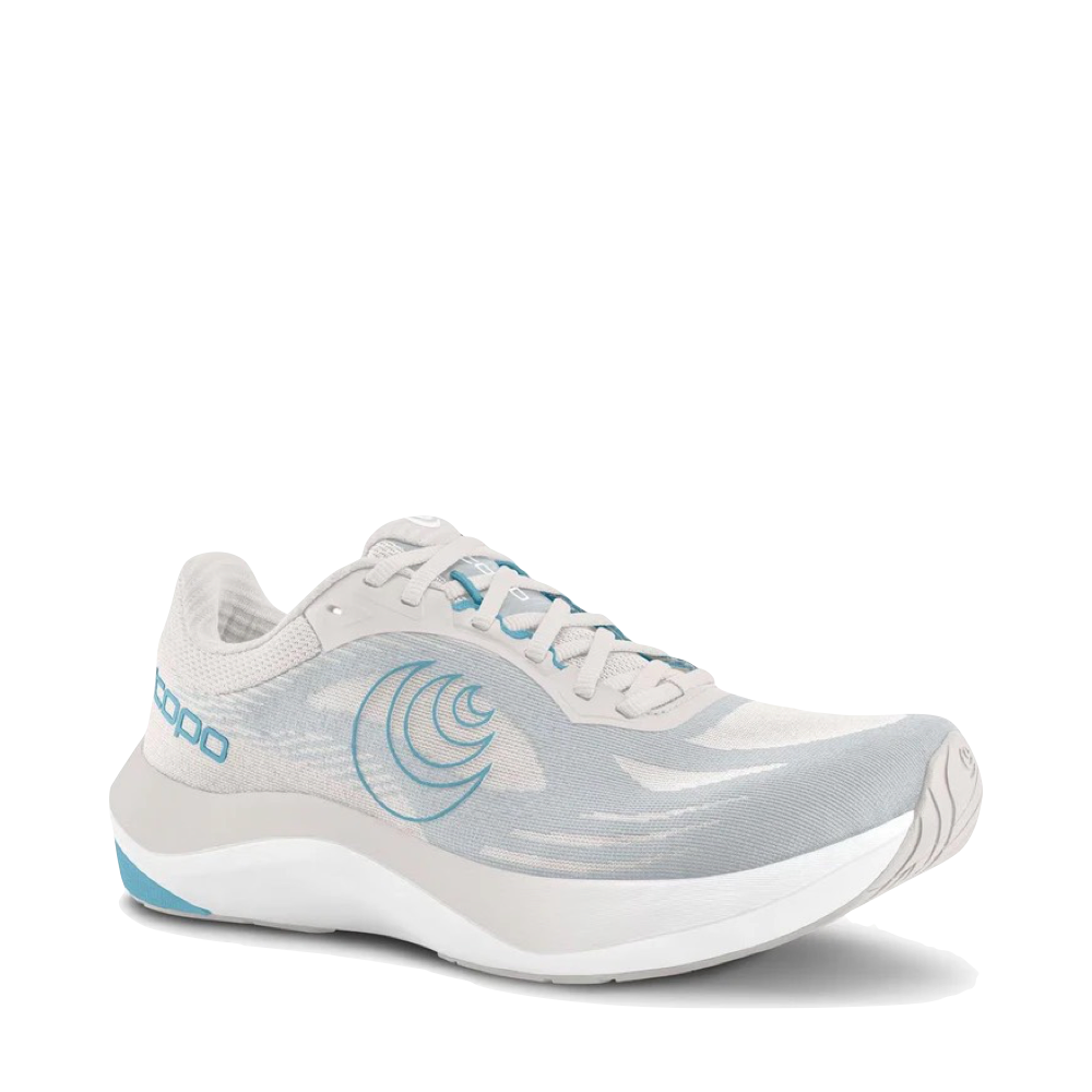 Mudguard and Toe view of Topo Ultrafly 6 Sneaker for women.