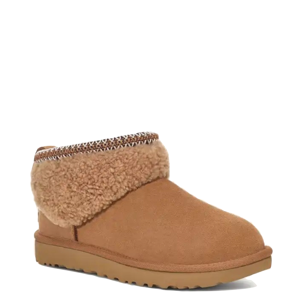 Toe view of Ugg Classic Ultra Mini Maxi Curly Boot for women.
