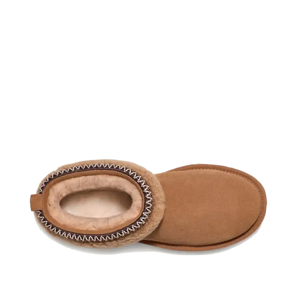 Top-down view of Ugg Classic Ultra Mini Maxi Curly Boot for women.