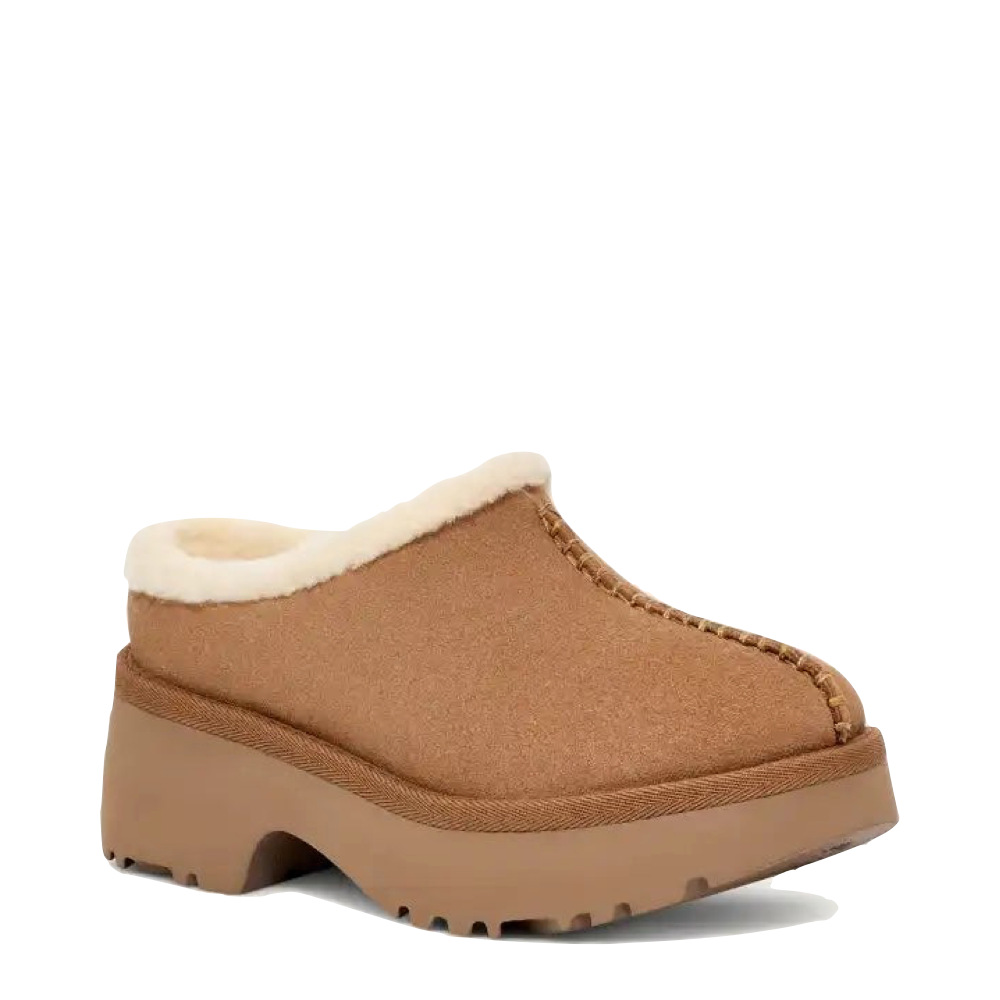 Mudguard and Toe view of Ugg New Heights Cozy Clog for women.