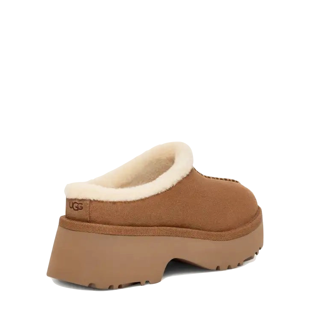 Heel view of Ugg New Heights Cozy Clog for women.