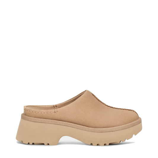 Side (right) view of Ugg New Heights Heeled Clog for women.