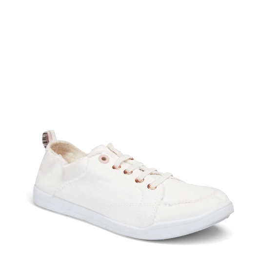 Mudguard and Toe view of Vionic Beach Pismo Canvas Sneaker for women.