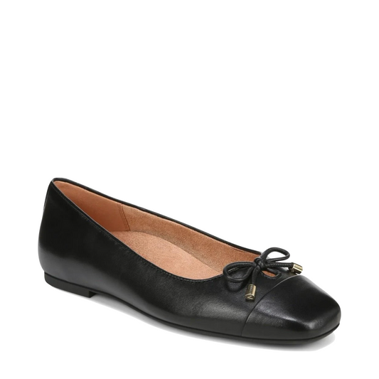 Toe view of Vionic Klara Bow Leather Flat for women.