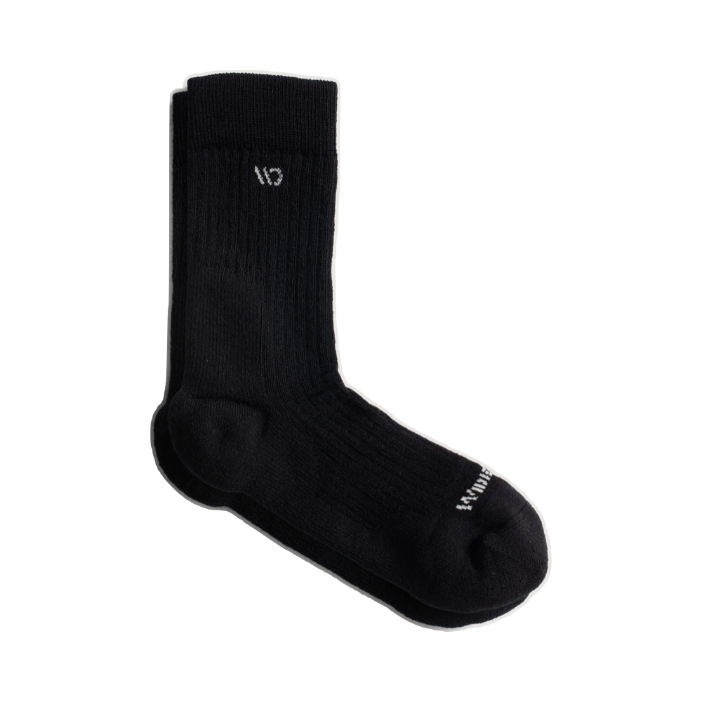 Side (right) view of Wide Open by Darn Tough Solid Cushion Micro Crew Sock for men.