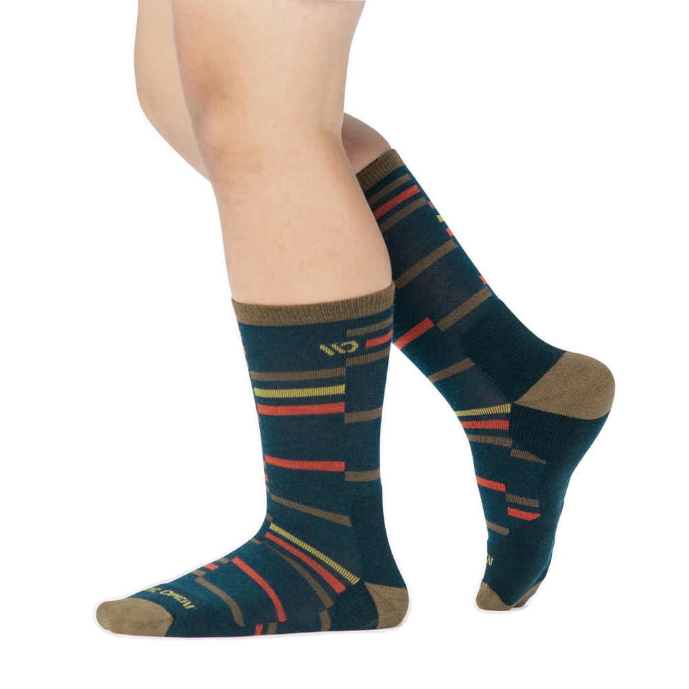 Model side view of Wide Open by Darn Tough Crossroad Cushioned Crew Socks for men.