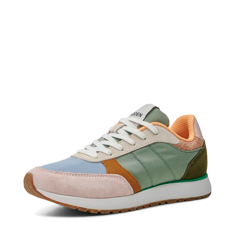 Mudguard and Toe view of Woden Ronja Sneaker for women.