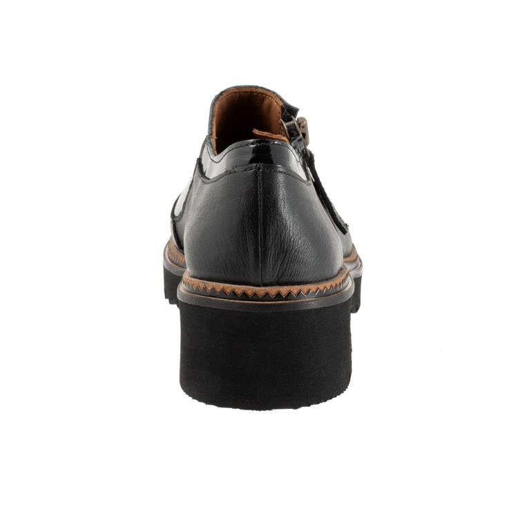 Bueno Women's Amelia Side Zip Shoe in Black Patent