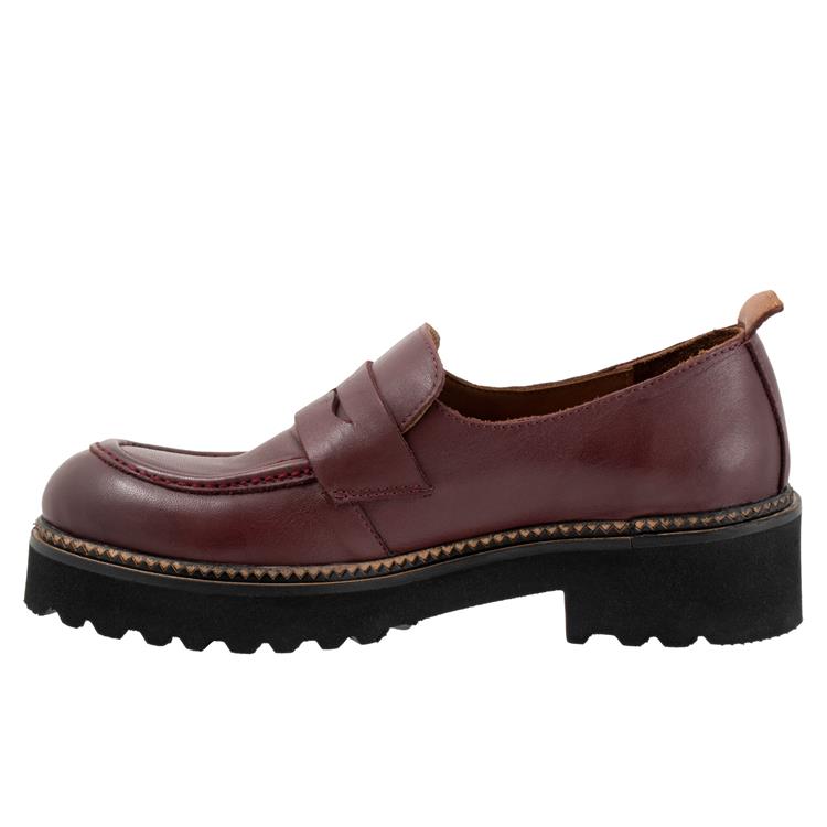 Bueno Women's Annie Leather Loafer in Merlot