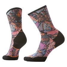 Smartwool Women's Trail Run Triangle Prism Print Targeted Cushion Crew Socks in Garden Pink