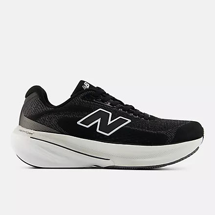 New Balance Women's Fresh Foam X 860v15 Sneaker in Black with White
