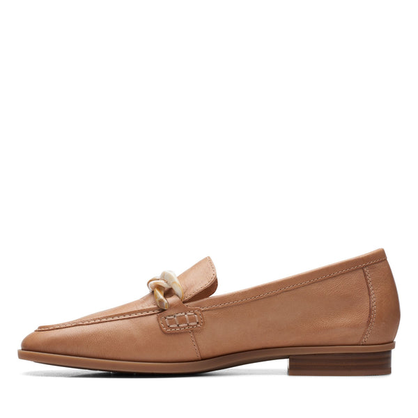 Clarks Women's Sarafyna Iris Loafer (Nougat Tan)