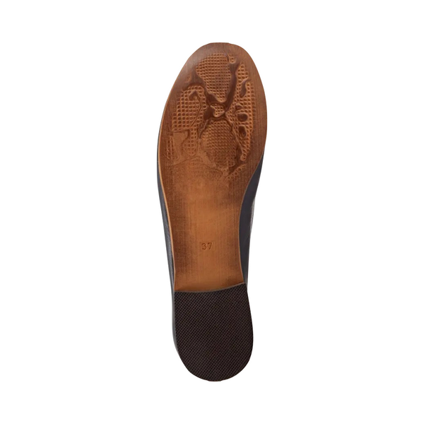 Bueno Women's Aspen Leather Flat
