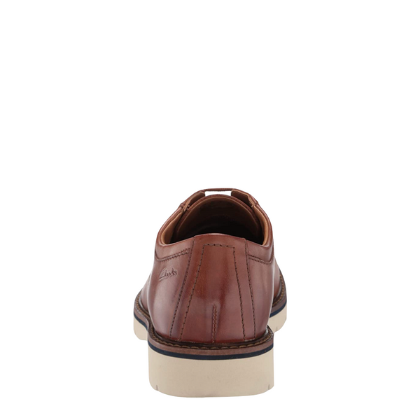 Clarks Men's Bayhill Plain Toe Leather Lace (Tan)