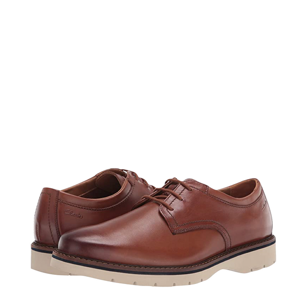 Clarks Men's Bayhill Plain Toe Leather Lace (Tan)