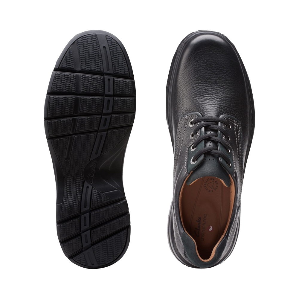 Top-down and bottom view of Clarks UnBrawley Pace Lace for men.