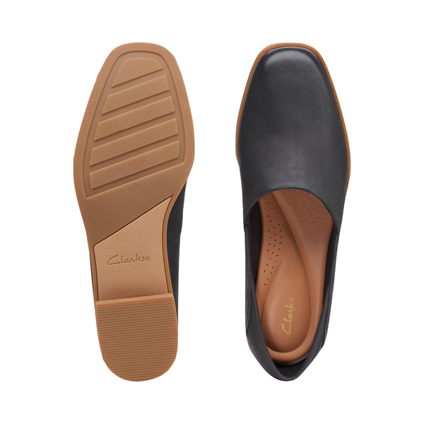 Clarks Women's Pure Belle Leather Slip On Flat (Black)