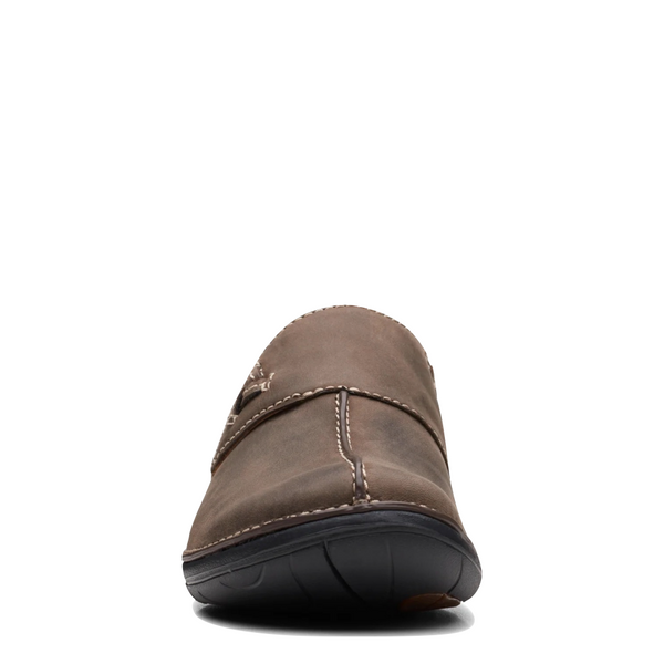Clarks Women's Un.Loop Ave Oiled Leather Slip On Shoes in Taupe