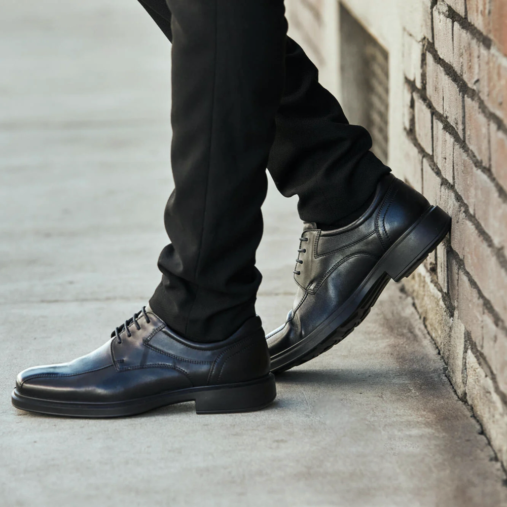Model view of Ecco Helsinki 2.0 Bike Toe Tie Shoe for men.